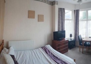 Flat - Sleeps 2 & Parking Available