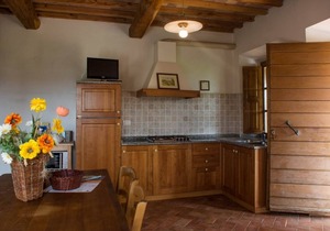 Flat with private veranda,shared pool,quiet location for a relaxing holiday,sl 6