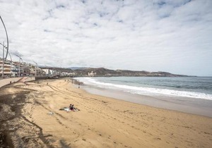 Flatguest Cicer - 3BDR + Balcony + Beach