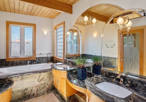 Floating Home in Sausalito! 3 Floors with 2BR 3BA