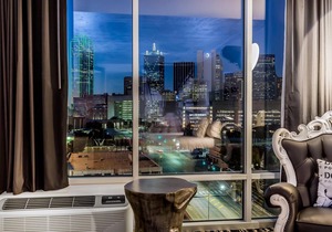 Floor to Ceiling Windows w/Views of the Dallas Skyline in Cedars Neighborhood