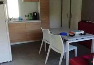 Flower Camping Le Château * - Mobile home Comfort 27m2 2 bedrooms + covered terrace - without tv-without air conditioning 4 people