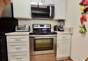 Foothills Beautiful and Comfy 2 Bedroom Apartment