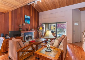 Forest Pines Condo #216 - walk to beaches!