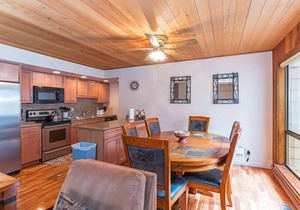 Forest Pines Condo #216 - walk to beaches!
