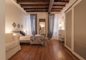 Fori Imperiali Elegant Apartment