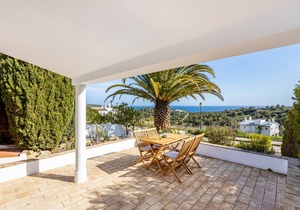 Fortaleza Miramar - two bed downstairs apartment at sea view villa