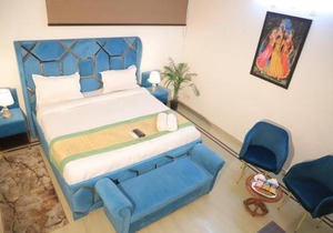 Fortune Home Service Apartment 3Bhk , D-198 Saket