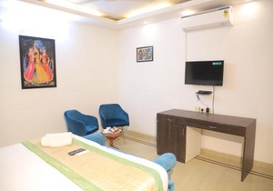 Fortune Home Service Apartment 3Bhk , D-198 Saket