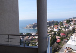 Four bedded studio with partial sea view