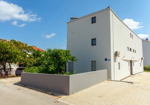 Four bedroom apartment with terrace and sea view Vantačići, Krk (A-19284-a)