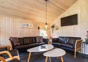 Four-Bedroom Holiday home in Humble 1