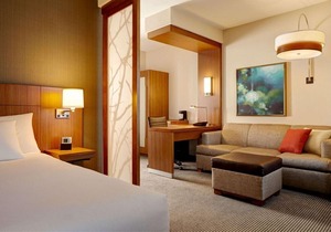 Four Modern Units Near Attractions, Pool, Fitness Center