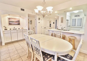 Fourth Floor Condo Across from Beach Access, Balcony, Pool, Grill Area, Elevator