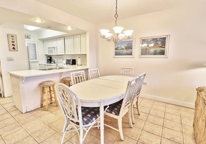 Fourth Floor Condo Across from Beach Access, Balcony, Pool, Grill Area, Elevator