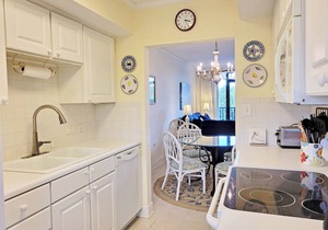 Fourth Floor Condo Across from Beach Access, Balcony, Pool, Grill Area, Elevator