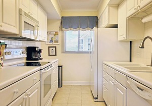 Fourth Floor Condo Across from Beach Access, Balcony, Pool, Grill Area, Elevator