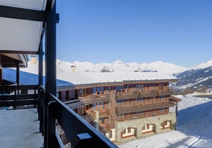 Renovated Apartment · Easy Access to Slopes · Free Parking · Pets Allowed · Sauna & Hammam