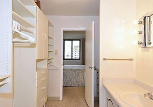 FREE Activities. Addorable efficiency with beautiful views of the ocean.