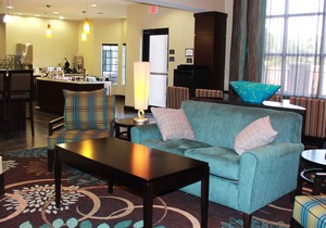 Free Breakfast Buffet + Outdoor Pool | Comfy Suite