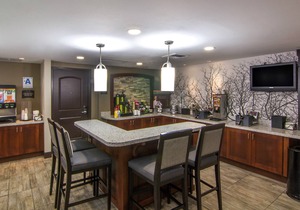 Free Breakfast Included! Pool & Hot Tub Access | King Studio