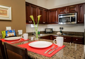 Free Breakfast + Outdoor Pool + Hot Tub | Modern Suite
