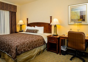 Free Breakfast + Outdoor Pool + 24 Hour Business Center | Close to NASA