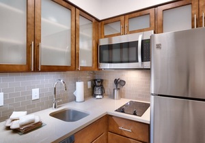 Free Breakfast. Pool & Hot Tub. Gym. Great for Business Travelers!