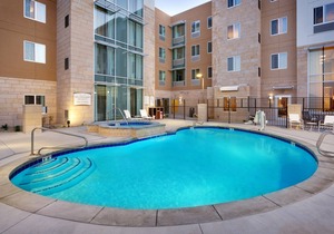 Free Breakfast. Pool & Hot Tub. Gym. Great for Business Travelers!