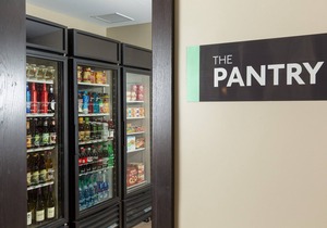Free Breakfast. Pool & Hot Tub. Gym. Great for Business Travelers!