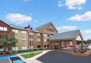 Free Breakfast. Shared Pool & Hot Tub. Studio Near Texas Tech University & University Medical Center.