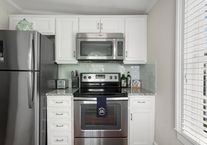 Free Parking and Close to King! | King in Five (B)