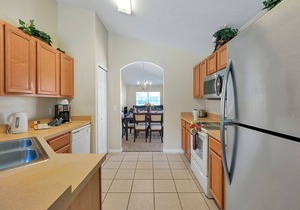 FREE POOL HEAT Spacious 4 Bedroom Resort Home with Private Pool