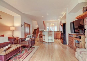 Free SkyCard Act-Townhome, Private Hot Tub, Close To Town - Village Point 303