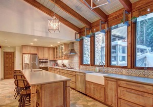 FREE SkyCard Activities - Riverside Location, Private Hot Tub, Game Room/Pool Table, Close to Town/S