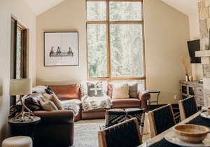 FREE SkyCard Activities - Luxury Townhome, Private Hot Tub, 2 Car Garage - River's Edge Retreat