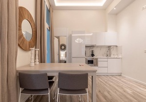 Fresh Velazquez Apartment A