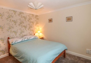 FRODOS, with a garden in Henstridge