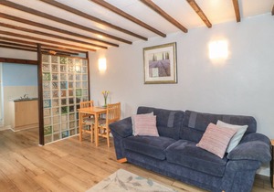 FRODOS, with a garden in Henstridge