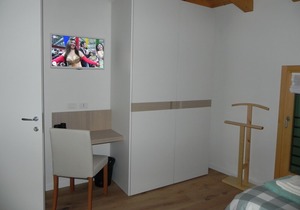from Meri, CAMERA NR. 2, guest house in the Prosecco DOCG hills
