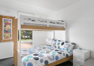 Front Beach Shack - renovated house in a quiet location