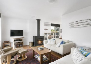 Front Beach Shack - renovated house in a quiet location