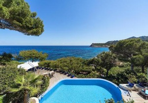 Front Line Sea Villa In Mallorca Up to 6 Guests