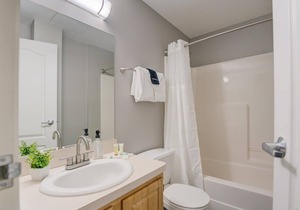 Frontdesk | 2 BR Apt by the Wolstein Center