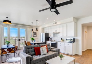 Frontdesk | 2 BR Apt in Menlo Park