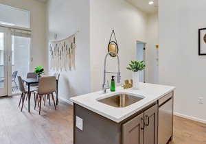 Frontdesk | 2 BR Apt in Menlo Park