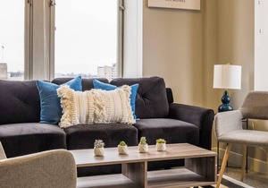 Frontdesk | Roomy 2BR Apt in Downtown