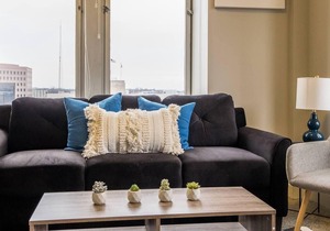 Frontdesk | Roomy 2BR Apt in Downtown