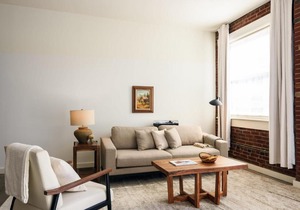 FRONTDESK Spacious 2 BR Apt with Full Kitchen