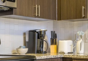 Frontdesk | Stylish 1BR Apt in Downtown